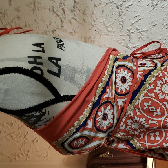 Halter dress - Picture 3 of 5